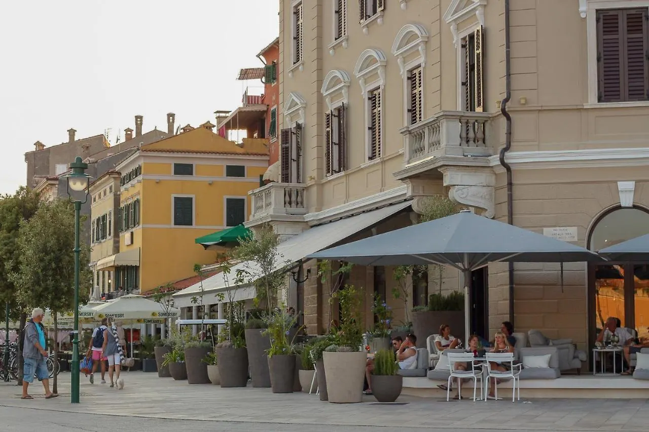 Charming Apartment In Heart Of Ровинь 0*,